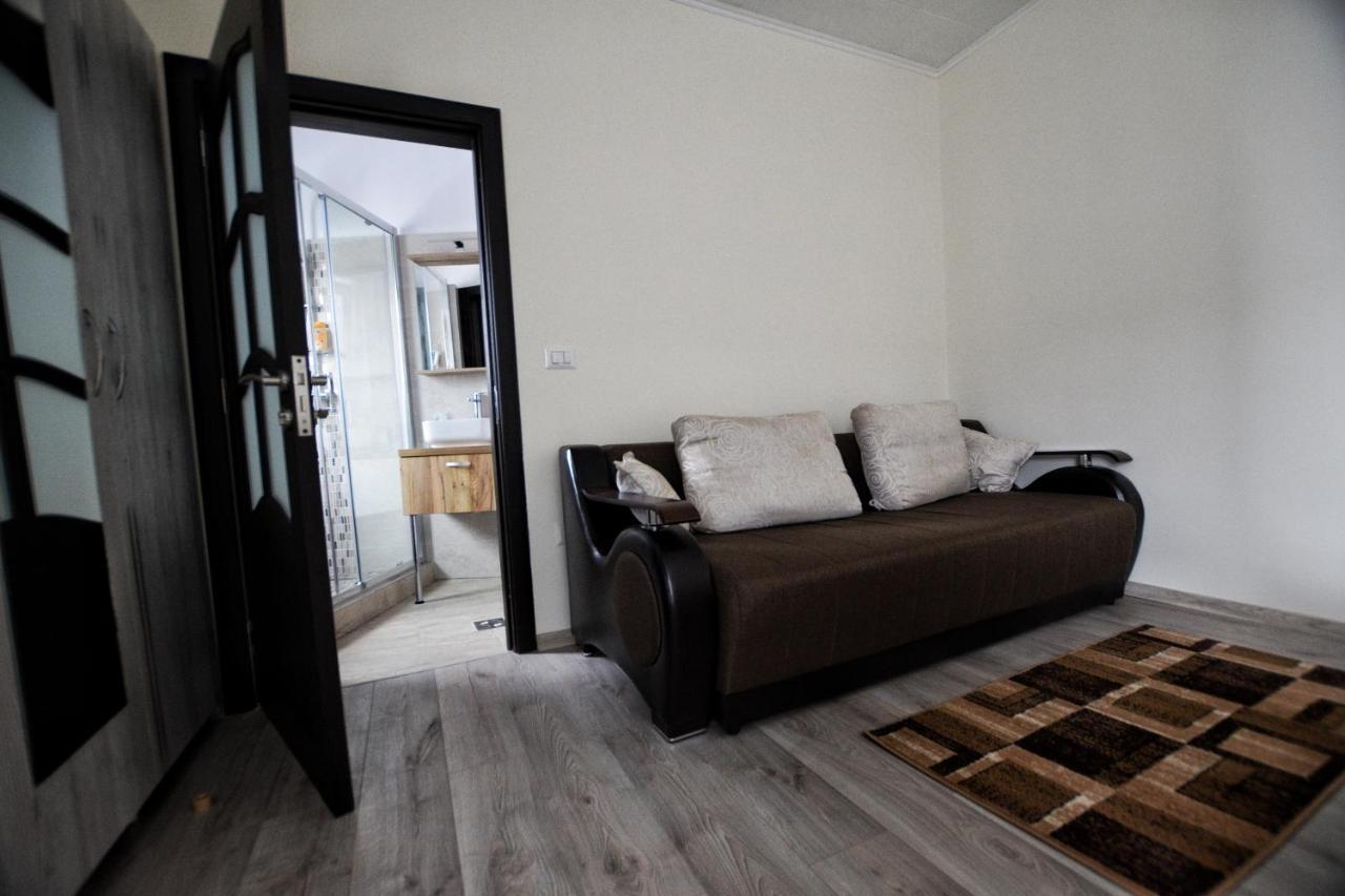 Flori'S Apartment Braşov Dış mekan fotoğraf