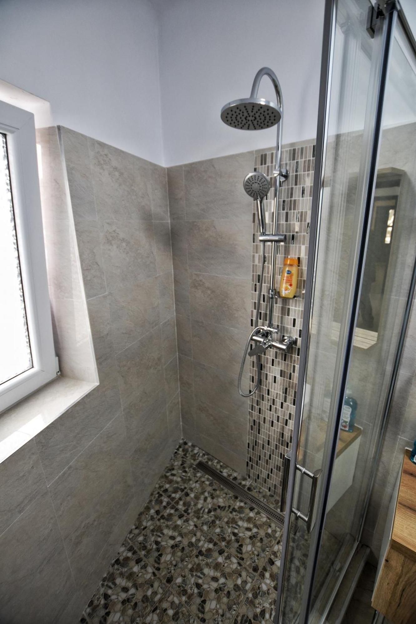 Flori'S Apartment Braşov Dış mekan fotoğraf